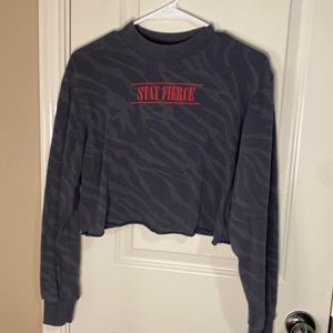 Crop sweater. Size AS.